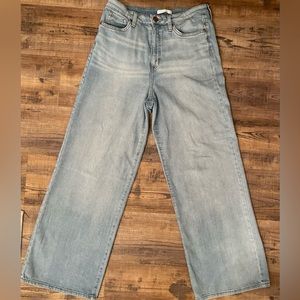 Lauren Conrad high waste, wide leg, light weight denim jeans. Light wash sz 8